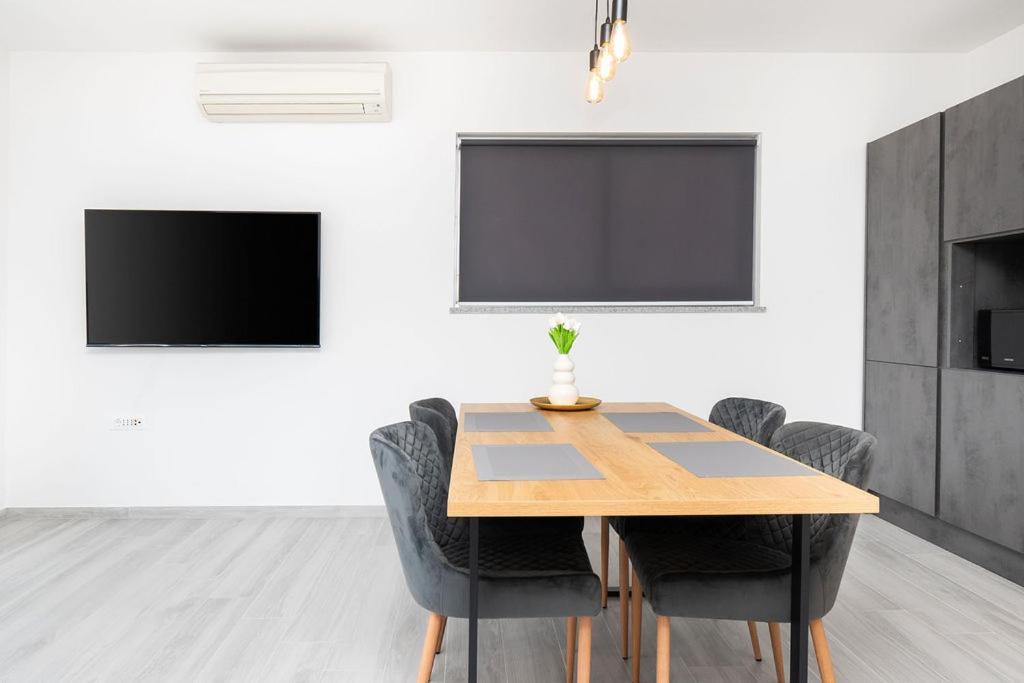 Apartments Grubisic - Sibenik - Parking Included Rom bilde